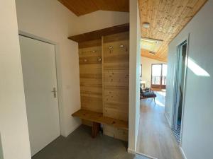 Zdjęcie z galerii obiektu Cozy 2 bedroom apartment in ski resort, panoramic lake view w mieście Thollon-les-Mémises