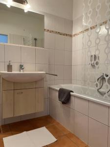 Et badeværelse på AKK5 Großes Apartment mit Terrasse Nähe Hbf/Uni