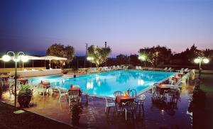 Bazén v ubytování Hotel Bel Sit nebo v jeho okolí