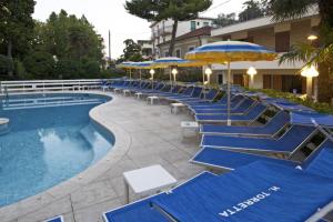 Piscina a Hotel Torretta o a prop