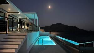Bazén v ubytovaní Villa Nostos Plakias beachfront sea view privet pool alebo v jeho blízkosti