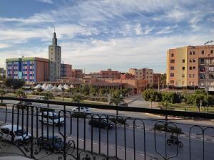 Nespecifikovaný výhled na destinaci Beni Mellal nebo výhled na město při pohledu z hotelu + 37 fotografií