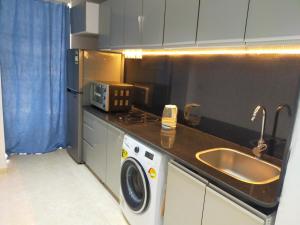 A kitchen or kitchenette at Red Sea Panorama