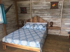 Krevet ili kreveti u jedinici u okviru objekta El Toucan Loco Floating Lodges