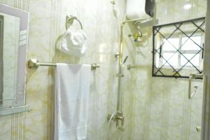 Afbeelding uit fotogalerij van Living Green APARTMENTS AIRPORT PICK UP in Benin City