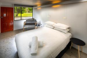 Krevet ili kreveti u jedinici u okviru objekta 24HourCheck-In- Bridgewater Motel-Victoria-Australia