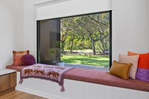 Ένα ή περισσότερα κρεβάτια σε δωμάτιο στο Moggs Creek Luxury Escape +14 φωτογραφίες