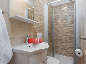 Kúpeľňa v ubytovaní Villa Kamen ZadarVillas