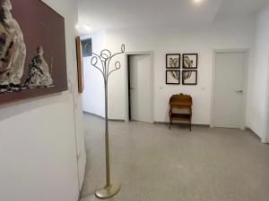 Fotografia z galérie ubytovania Amplio apartamento en Av. Carlos Haya v destinácii Málaga