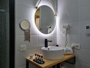 Kúpeľňa v ubytovaní El Edén Casas Rurales con Piscina y Jacuzzi
