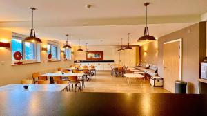 Family & Mountain Lodge C'est la Vie餐厅或其他用餐的地方