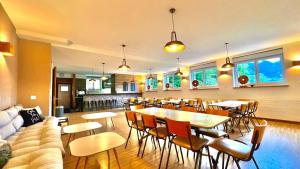 Family & Mountain Lodge C'est la Vie的休息区
