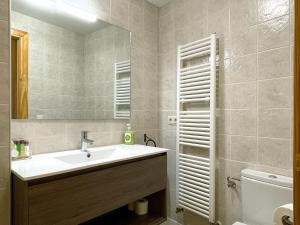 Koupelna v ubytování Casa Ederra + 22 fotografií