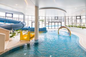 Basen w obiekcie Aqua Polanki Apartament B014 Eltom Tour lub w pobliżu