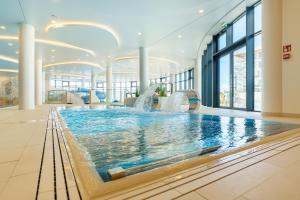 Basen w obiekcie Aqua Polanki Apartament B014 Eltom Tour lub w pobliżu