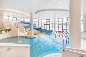 Basen w obiekcie Aqua Polanki Apartament B014 Eltom Tour lub w pobliżu