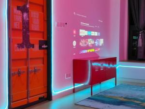 TV a/nebo společenská místnost v ubytování Sunway Grid@Cyberpunk/Sunway Bigbox/Golf Driving