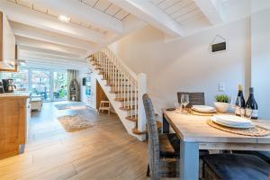 Ruang duduk di Haus am Siel 02, zentral mit eigenem Steg