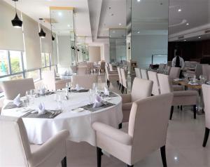 Hotel Express餐厅或其他用餐的地方