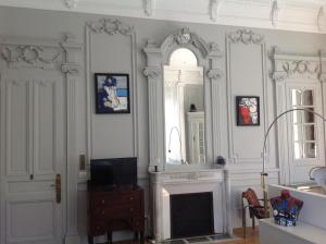 Photo de la galerie de l'établissement Suite Célestine Palace Excelsior vue lac, à Aix-les-Bains