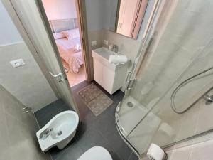 A bathroom at Borgo Antico Apartments