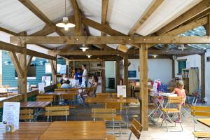 Restaurace v ubytování Huttopia Oléron Les Chênes Verts