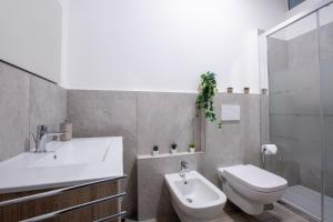 A bathroom at Milano City Apartments - Stylish House Free WiFi-Parking-Airport