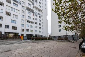 Fotografia z galérie ubytovania Jagiellońska 4 Prywatne mieszkanie z balkonem i bezpłatnym parkingiem 300m od Stadionu Narodowego Samodzielne Zameldowanie! Self Check-in System! vo Varšave