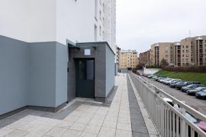 Fotografia z galérie ubytovania Jagiellońska 4 Prywatne mieszkanie z balkonem i bezpłatnym parkingiem 300m od Stadionu Narodowego Samodzielne Zameldowanie! Self Check-in System! vo Varšave