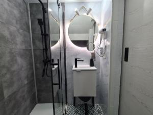 Kúpeľňa v ubytovaní El Edén Casas Rurales con Piscina y Jacuzzi