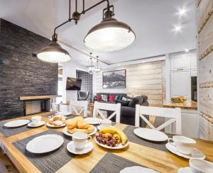 Kuchyňa alebo kuchynka v ubytovaní VisitZakopane - Coral Spa Apartment