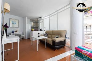 Zdjęcie z galerii obiektu Apartamento LAS TORRES Centro Torremolinos w mieście Torremolinos
