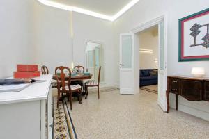 Kép ELEGANT APARTMENT IN THE HEART OF ROME-NAVONA AREA szállásáról Rómában a galériában
