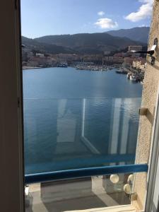 Fotografia z galérie ubytovania Loft du soleil, 1ère ligne, proche des criques et de Collioure v destinácii Port-Vendres