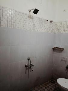 Molly's Hostel的一间浴室