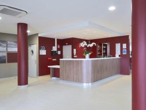 Lobbyn eller receptionsområdet på Campanile Bordeaux Ouest - Mérignac Aéroport