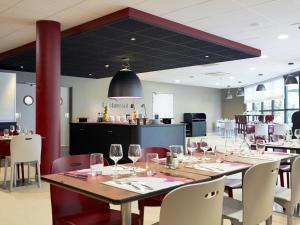 Restaurant o un lloc per menjar a Campanile Bordeaux Ouest - Mérignac Aéroport