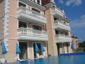 The swimming pool at or close to Guest House Aristokrat
