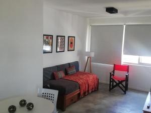 Voodi või voodid majutusasutuse Excelente departamento en San Telmo toas +4 fotot