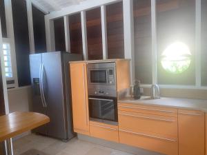 Η κουζίνα ή μικρή κουζίνα στο VILLA DAJA +26 φωτογραφίες