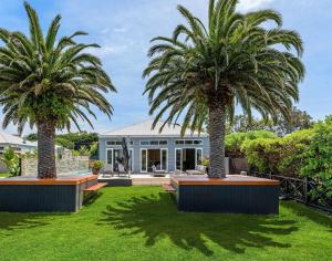 Κήπος έξω από το Luxurious Portsea Lakehouse