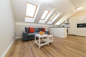 A kitchen or kitchenette at New apartment 6 - self check in, free parking