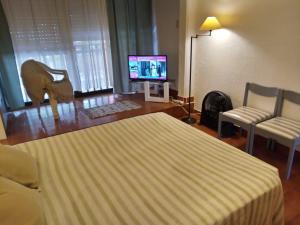 Μια τηλεόραση ή/και κέντρο ψυχαγωγίας στο Departamento Rebagliatti 170