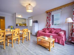 Kuchyňa alebo kuchynka v ubytovaní Grand appartement 12 pers. à Peyragudes avec balcon - FR-1-695-8 + 14 fotografií