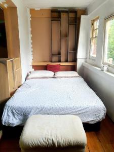 Postel nebo postele na pokoji v ubytování St Kilda East backpackers' hostel