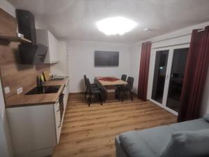 Kuchyňa alebo kuchynka v ubytovaní Auszeit Salzkammergut Appartements