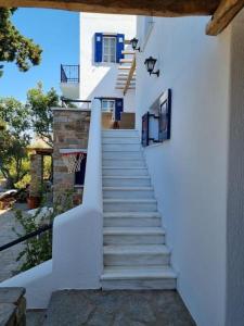 Gallery image of Sunset View Villa with Private Pool in Kampos Paros