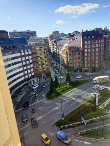 a view of a city street with cars and buildings at Espectacular Piso Centro de Oviedo in Oviedo