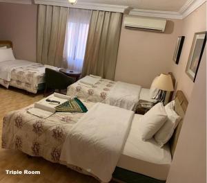 Mas-wadi في العقبة: غرفة فندقية بسريرين ومكتب