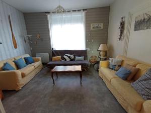 Część wypoczynkowa w obiekcie Maison familiale au Chenal
